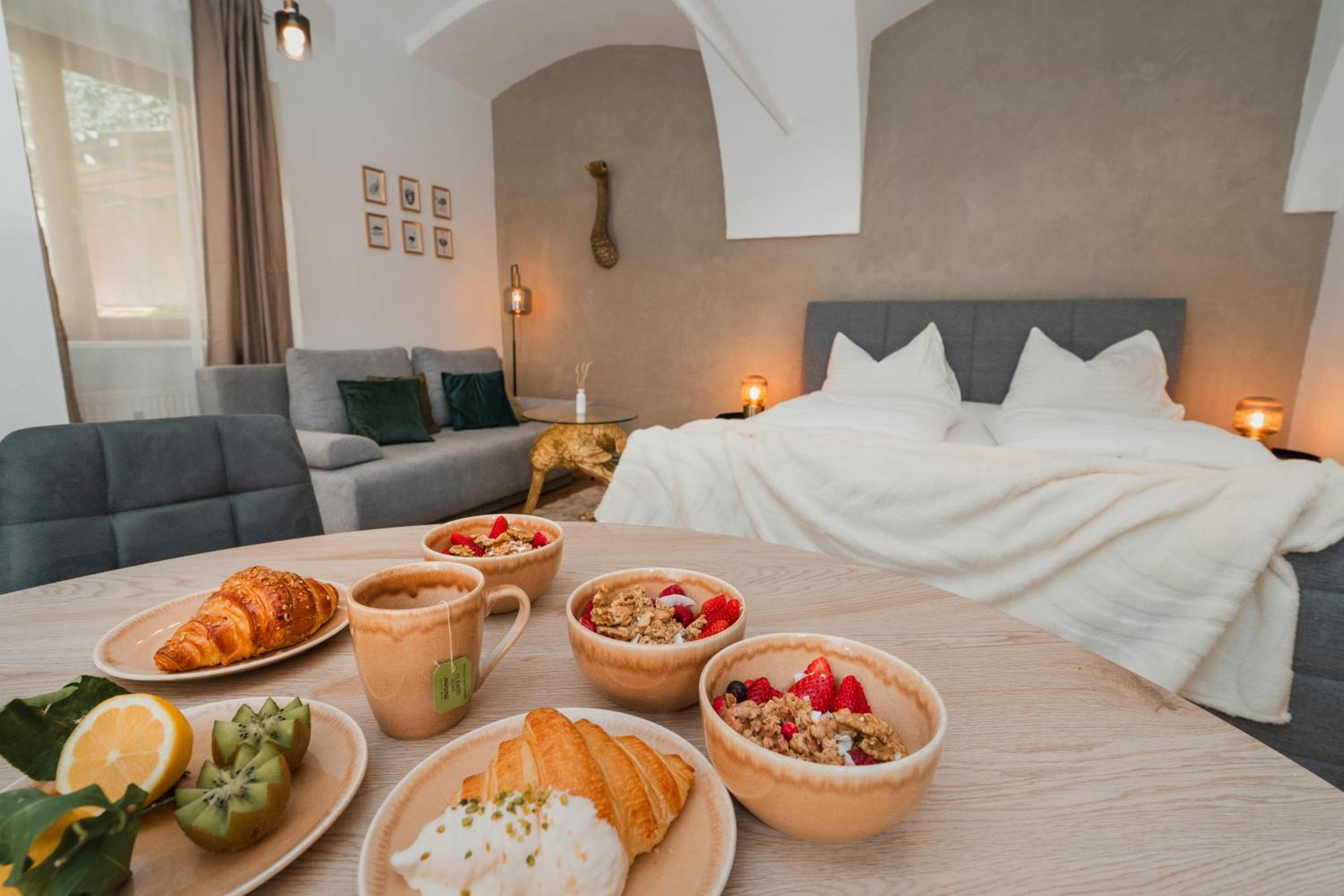 Noor - Golden Mood Or Cinema Luxe Apartment *