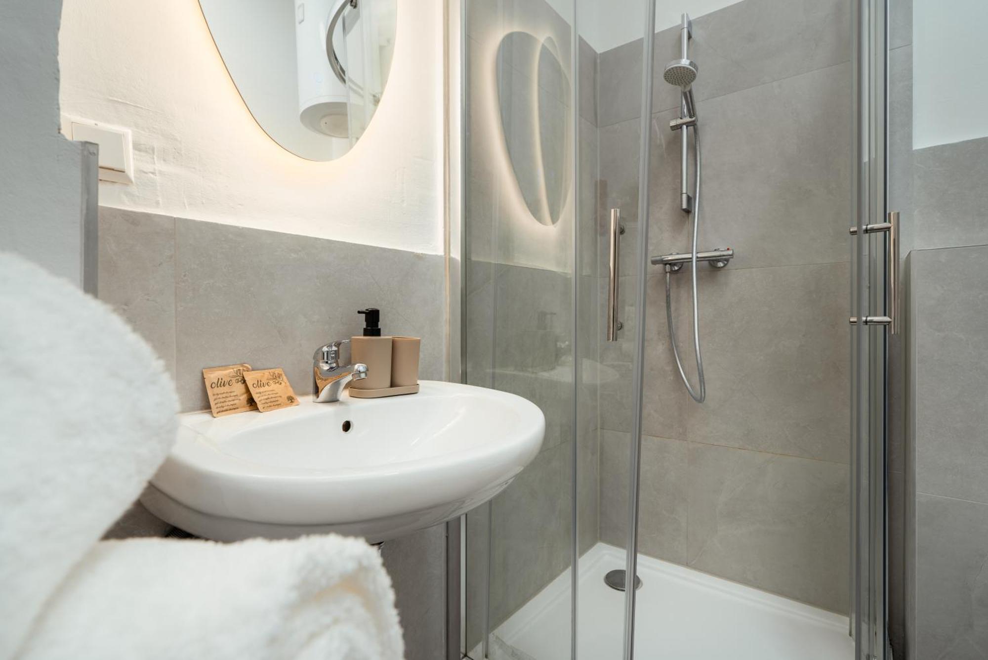 Noor - Golden Mood Or Cinema Luxe Apartment