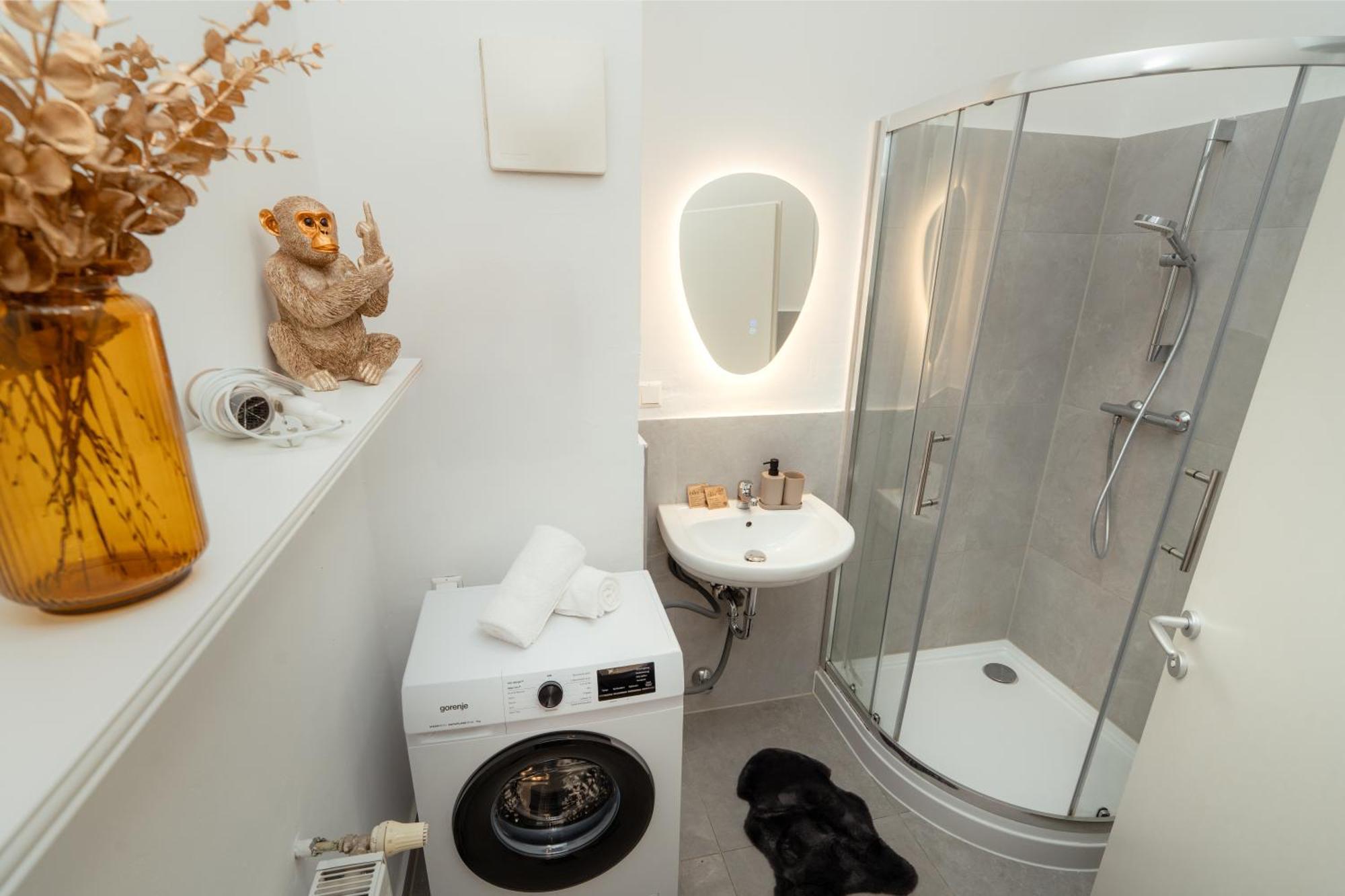 Apartment Noor - Golden Mood Or Cinema Luxe